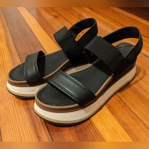 Crown vintage platform sandals